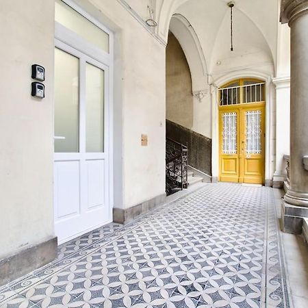 Standard Apartment By Hi5-St. King Mini Studio Budapest Eksteriør billede