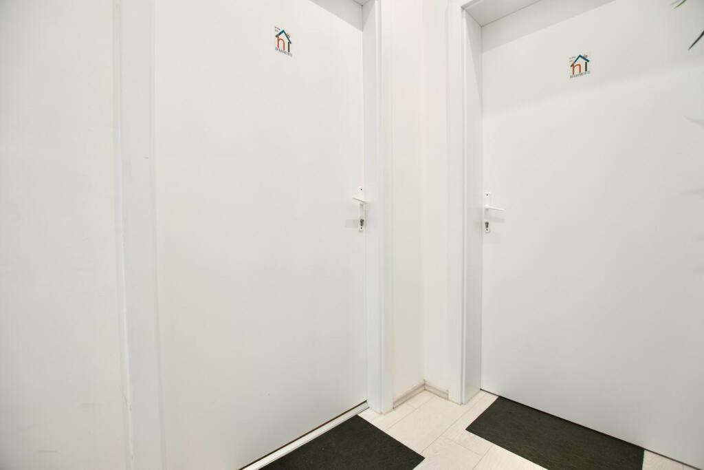 Standard Apartment By Hi5-St. King Mini Studio Budapest Eksteriør billede